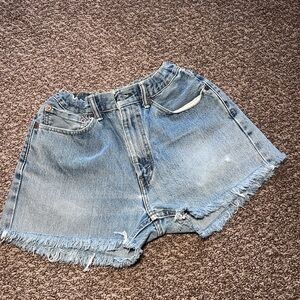 Levi’s 550 Denim Frayed Hem Women Shorts